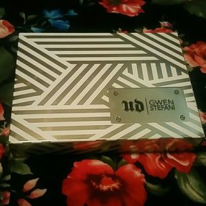 Urban Decay Gwen Stefani Eye Shadow Pallette